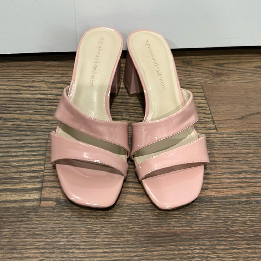 Cupcakes and Cashmere Laurissa Sandal